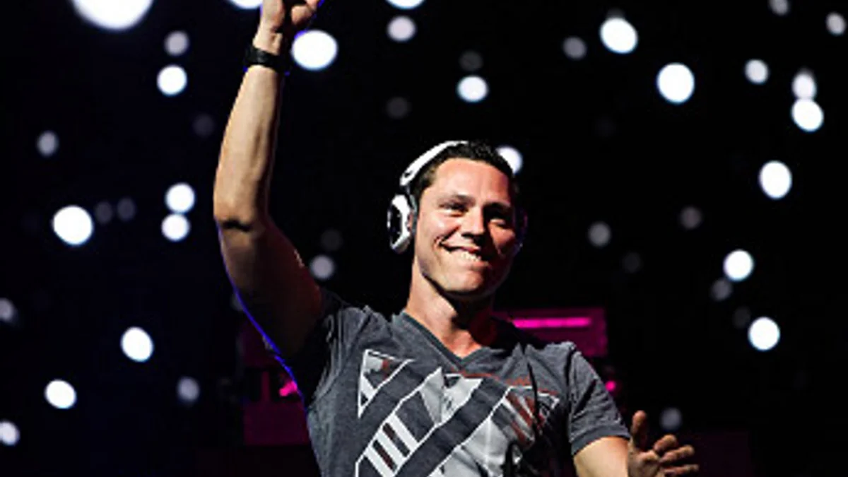 DJ Tiesto оденет своих фанатов DJ Tiesto оденет своих фанатов